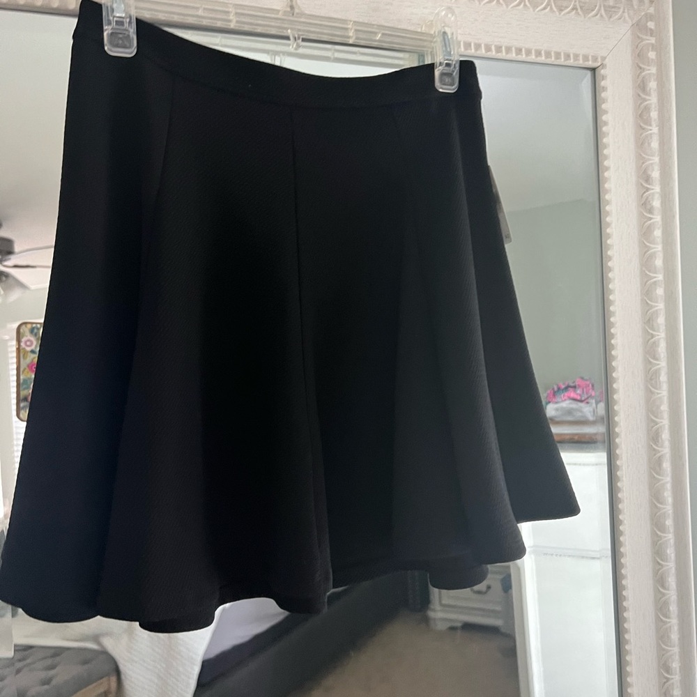 LUSH, size M, black skirt